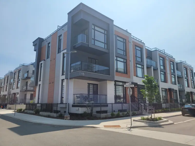 15 David Eyer RD #1411, Richmond Hill, ON L4S 0N2