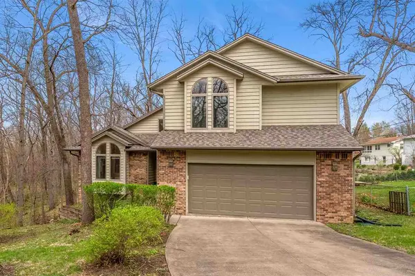 24 Samuel Dr, Iowa City, IA 52245