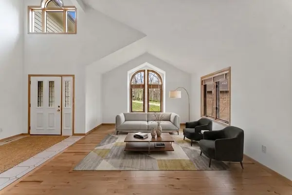 24 Samuel Dr, Iowa City, IA 52245