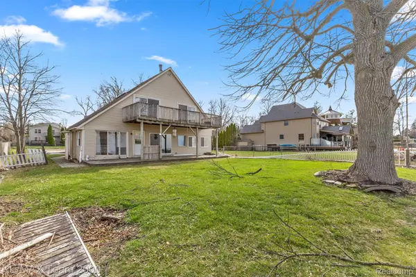 4390 Cass Elizabeth RD, Waterford Charter Township, MI 48328