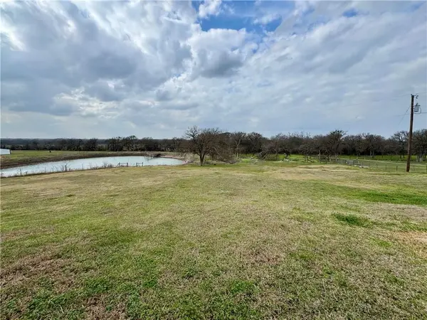1430 Bays Road, Axtell, TX 76624