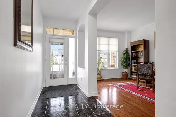 122 Rodeo DR, Barrhaven, ON K2J 5K3