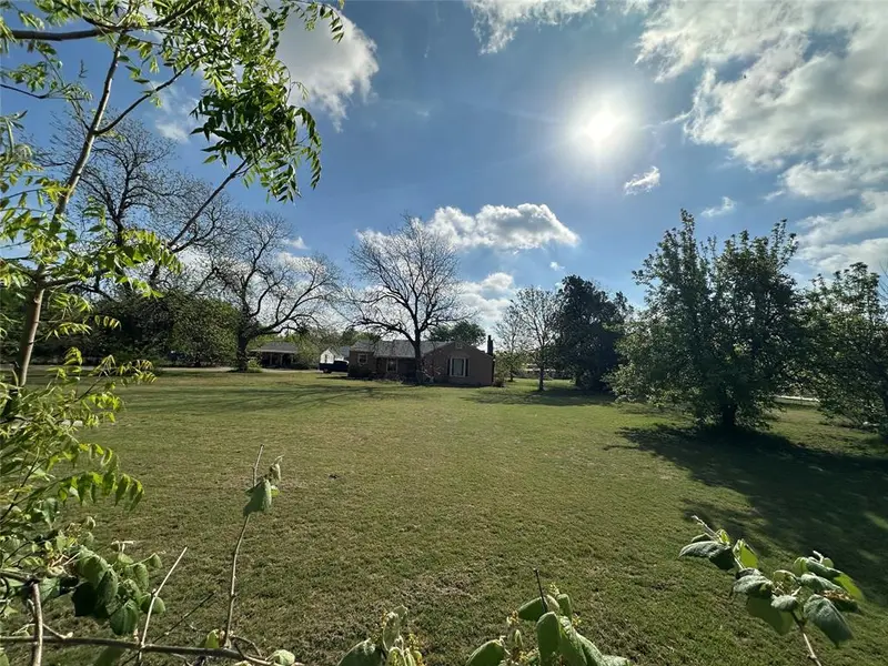 4912 Boat Club Road, Fort Worth, TX 76135