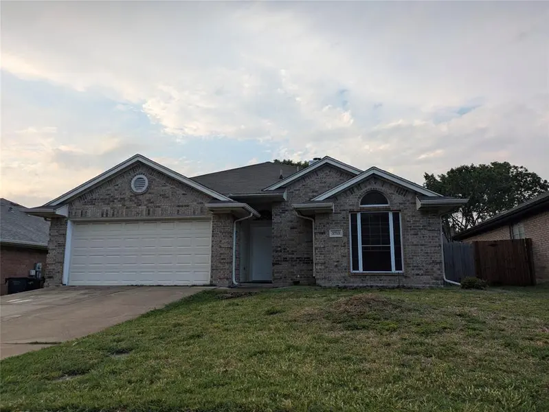 3713 Broken Pine Trail, Fort Worth, TX 76137