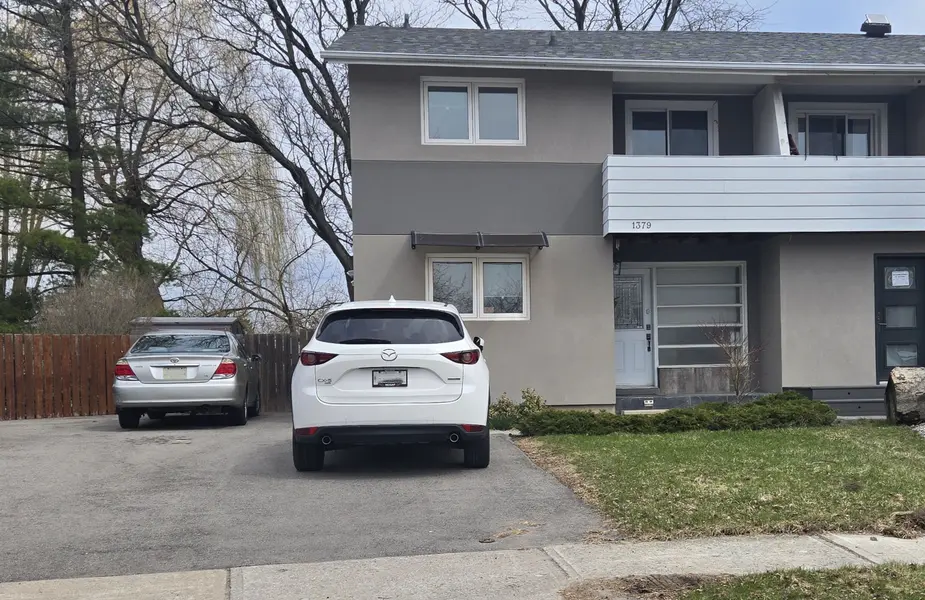 1379 Rock CT, Mississauga, ON L5J 3W5