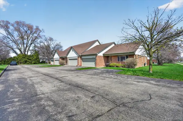 31924 Joseph Anthony CT, Warren, MI 48093