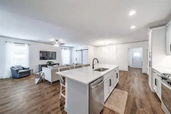 201 Brookview Drive, Lavon, TX 75166