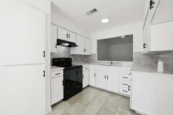 7825 Emerald Hills Way, North Richland Hills, TX 76180