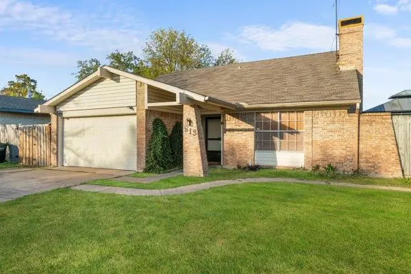 813 Via Avenida, Mesquite, TX 75150