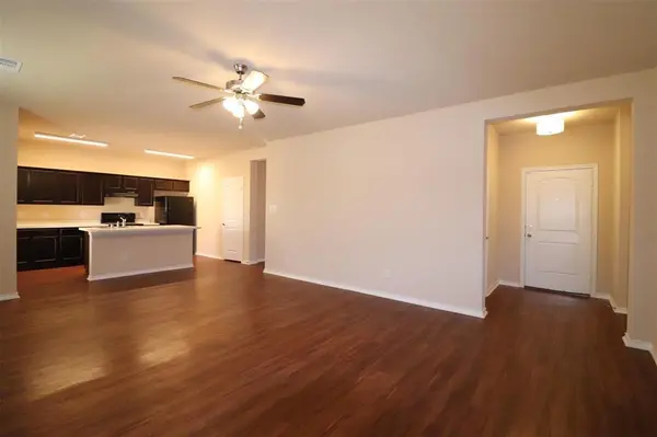 232 Michelle Drive, Grand Prairie, TX 75051