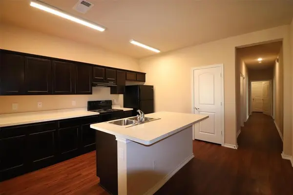 232 Michelle Drive, Grand Prairie, TX 75051