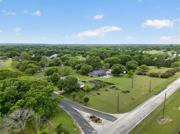 205 Brookwood Court, Ovilla, TX 75154