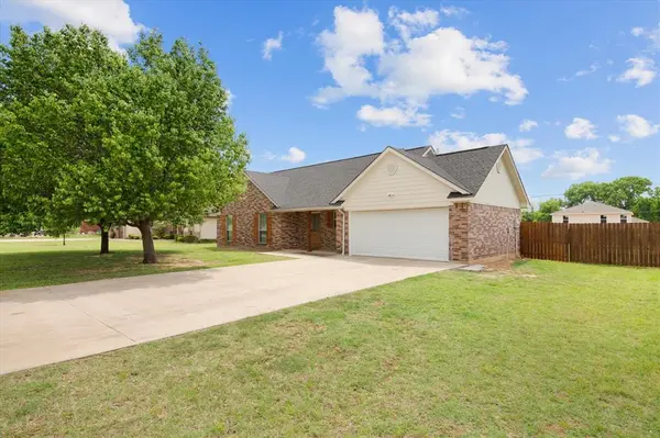 222 Ashley Street, Alvord, TX 76225