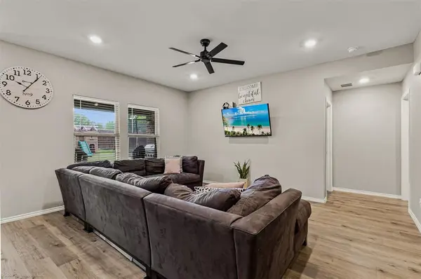 1818 Pecan Valley Drive, Kaufman, TX 75142