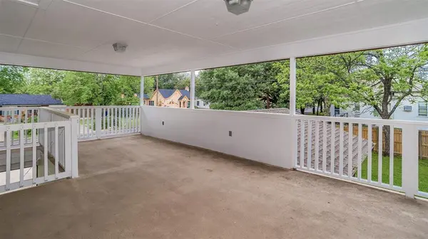 508 W Baylor Street #B, Ennis, TX 75119