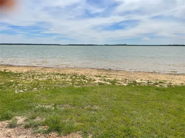 264 Meadow Pond Court, Runaway Bay, TX 76426