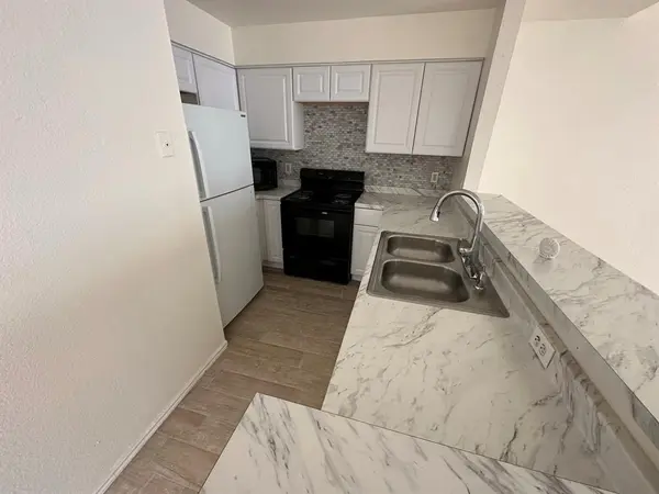 935 Fairbanks Circle, Duncanville, TX 75137