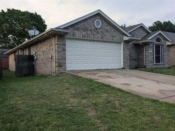 3713 Broken Pine Trail, Fort Worth, TX 76137