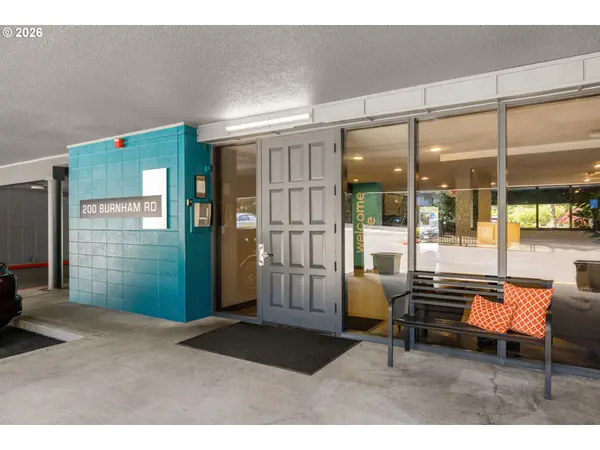 200 BURNHAM RD #402, Lake Oswego, OR 97034