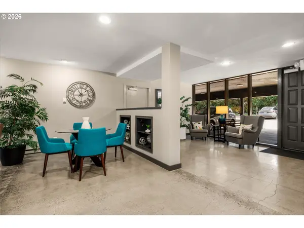 200 BURNHAM RD #402, Lake Oswego, OR 97034