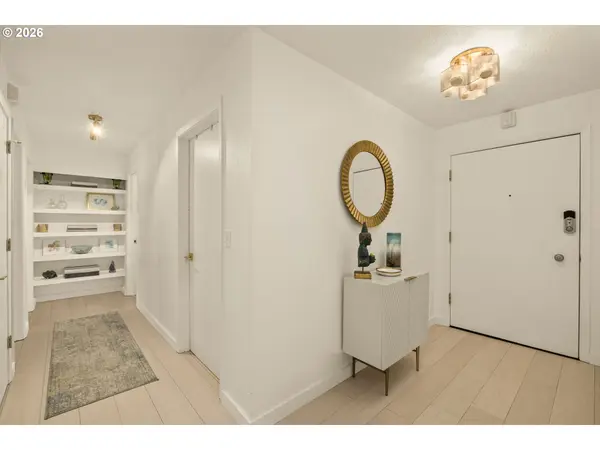 200 BURNHAM RD #402, Lake Oswego, OR 97034