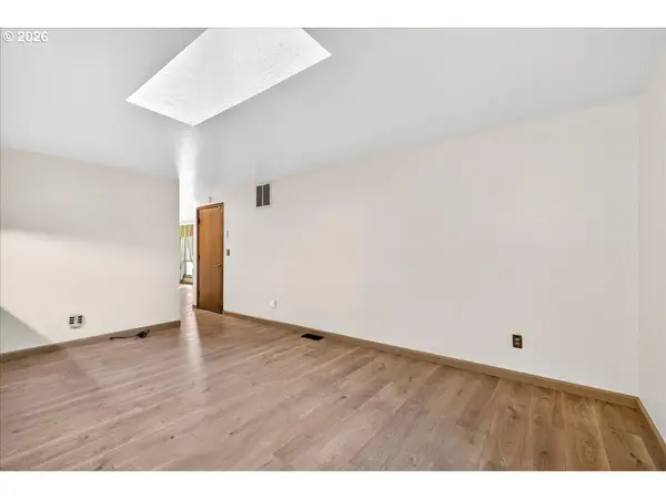 16033 SE RICKSHIRE LN, Milwaukie, OR 97267