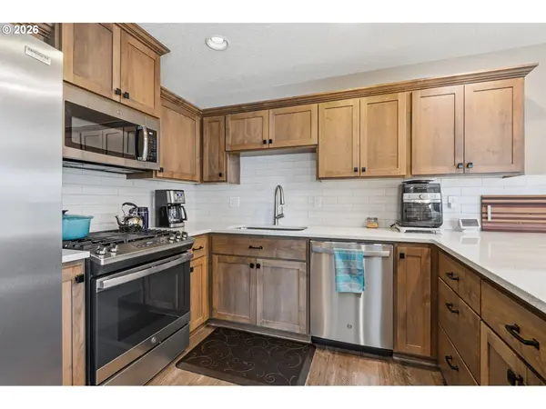 16994 UNIVERSITY AVE, Sandy, OR 97055