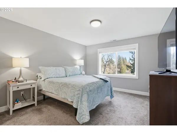 16994 UNIVERSITY AVE, Sandy, OR 97055