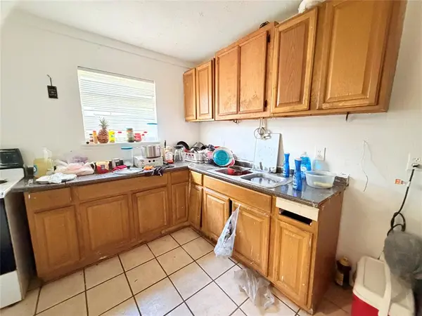 2435 E Pentagon Parkway, Dallas, TX 75241