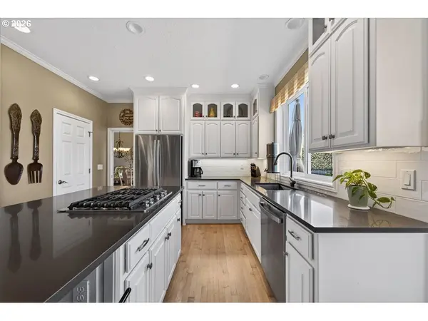 2393 TAYLOR DR, West Linn, OR 97068