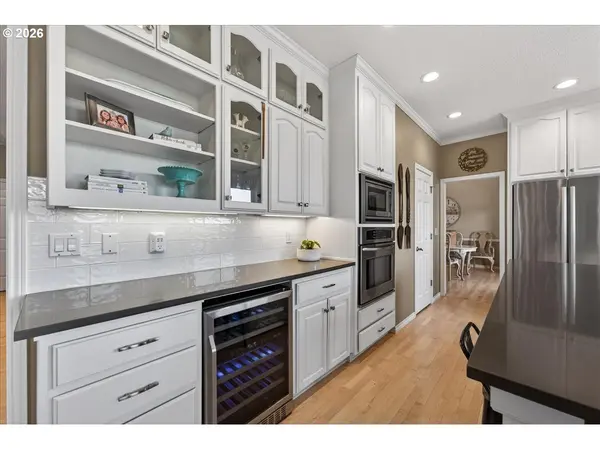 2393 TAYLOR DR, West Linn, OR 97068