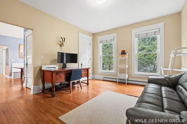 122 E Central AVE, Zeeland City, MI 49464