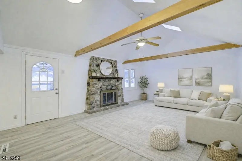 240 Acabonack Rd, Vernon Twp., NJ 07422