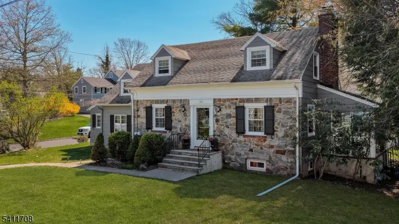 22 Helen Street, Fanwood Boro, NJ 07023