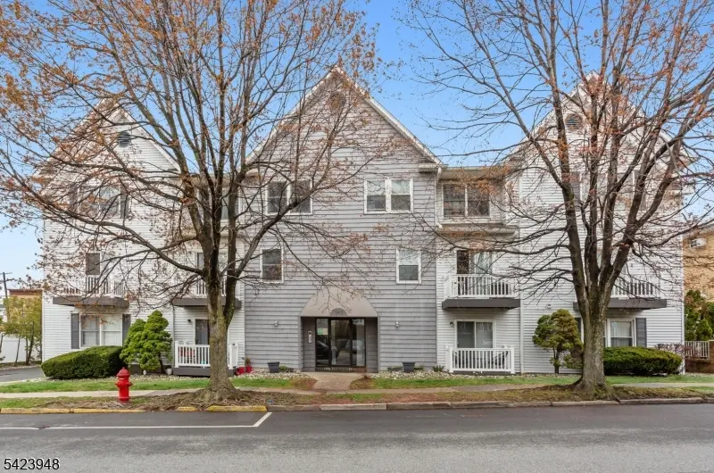 483 Forest St #10, Kearny Town, NJ 07032