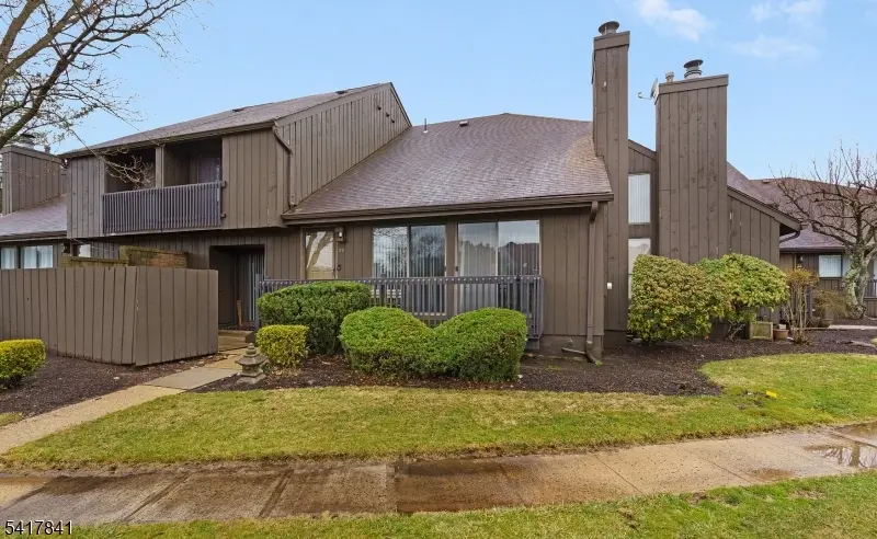 29 Westgate Dr, Edison Twp., NJ 08820