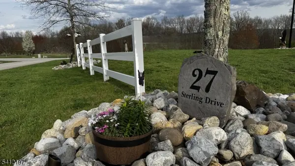 27 Sterling Dr, Wantage Twp., NJ 07461