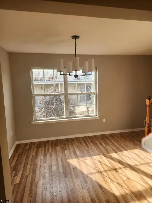 110 Vaughan Dr, Newark City, NJ 07103