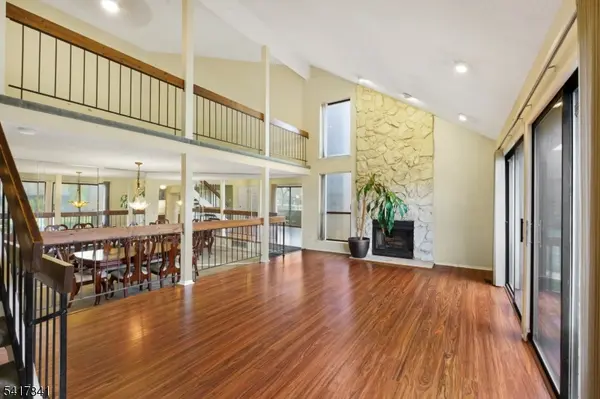 29 Westgate Dr, Edison Twp., NJ 08820