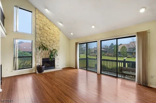 29 Westgate Dr, Edison Twp., NJ 08820