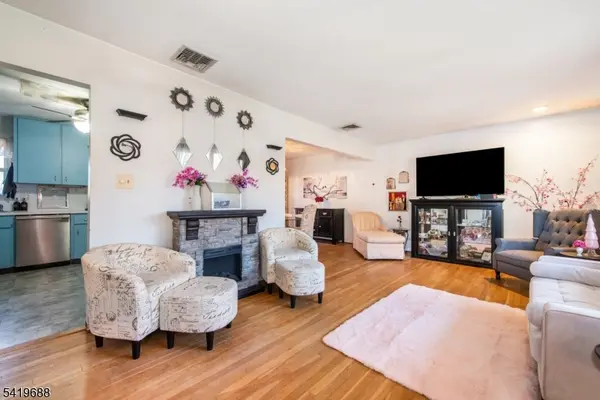 127 Horseneck Rd, Fairfield Twp., NJ 07004