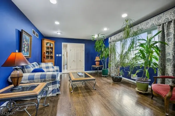 17 Arverne Rd, West Orange Twp., NJ 07052