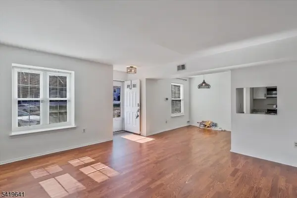 81 Almond Dr, Franklin Twp., NJ 08873