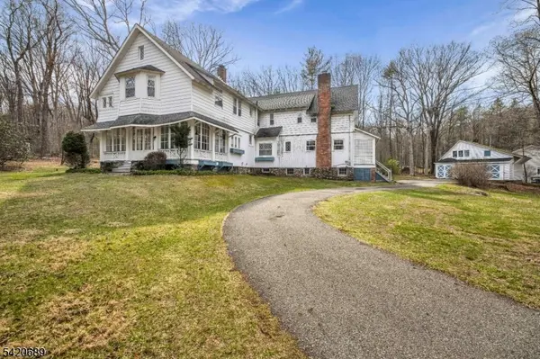 15 Deerhaven Ln, Jefferson Twp., NJ 07435