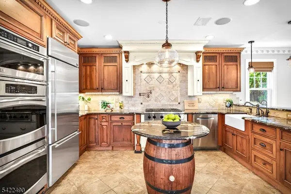 22 Vine St, Nutley Twp., NJ 07110