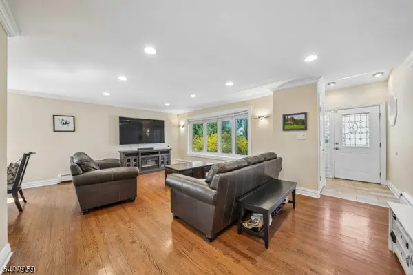 47 Crossbrook Rd, Livingston Twp., NJ 07039