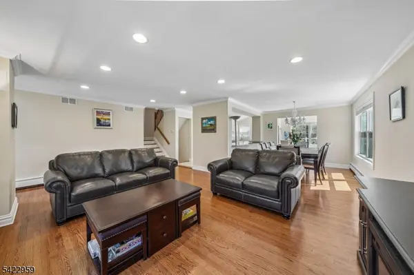 47 Crossbrook Rd, Livingston Twp., NJ 07039