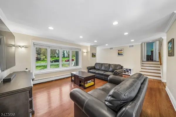 47 Crossbrook Rd, Livingston Twp., NJ 07039