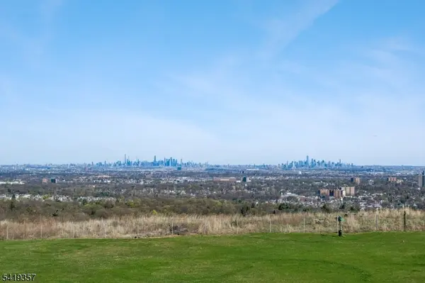 163 Dezenzo Ln, West Orange Twp., NJ 07052