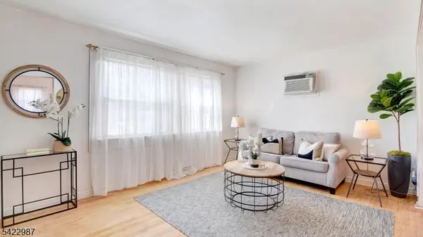 34 Greenlawn Dr, Lodi Boro, NJ 07644